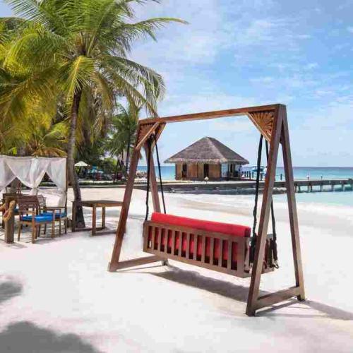 Malé: Taj Coral Reef Unveils Daycations - Your Island Getaway Awaits Image